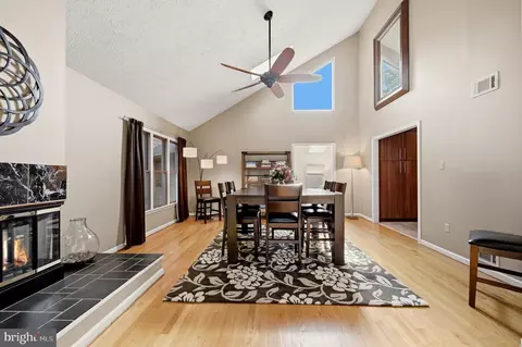 Dining - 413 Masters Dr, Cross Junction, VA 22625 photo 1 of 5