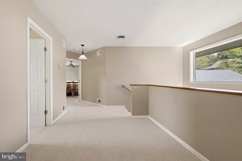 Entry Way - 413 Masters Dr, Cross Junction, VA 22625 photo 17 of 20