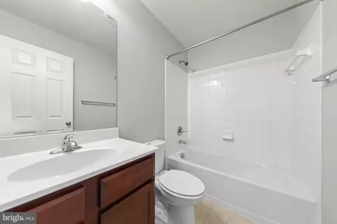 Entry Way - 104 Pintangle Ct, Stephenson, VA 22656 photo 11 of 13