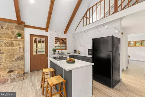 Kitchen - 274 Three Oaks Dr, Gore, VA 22637 photo 5 of 6