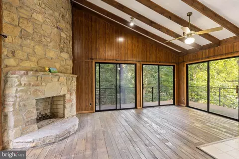 Living - 274 Three Oaks Dr, Gore, VA 22637 photo 16 of 21
