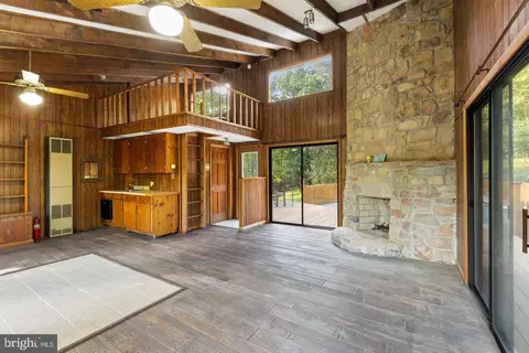 Living - 274 Three Oaks Dr, Gore, VA 22637 photo 17 of 21