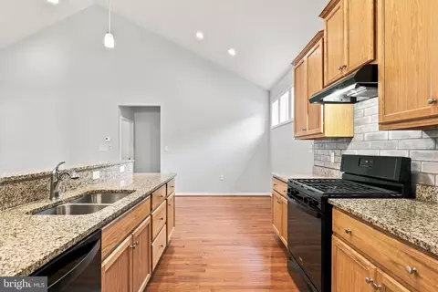 Entry Way - 116 Bleeding Heart Dr, White Post, VA 22663 photo 5 of 10