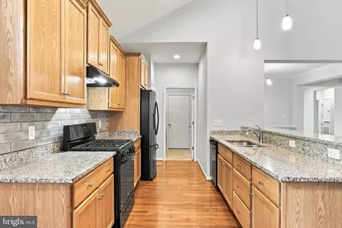 Entry Way - 116 Bleeding Heart Dr, White Post, VA 22663 photo 4 of 10