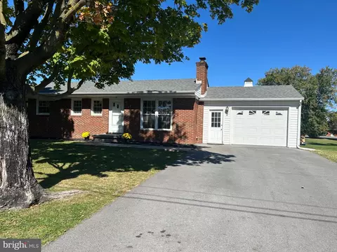 Exterior - 182 Front Dr, Winchester, VA 22602 photo 5 of 18
