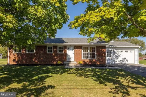 Exterior - 182 Front Dr, Winchester, VA 22602 photo 7 of 18