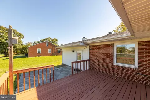 Exterior - 182 Front Dr, Winchester, VA 22602 photo 16 of 18