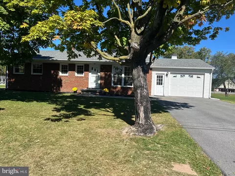 Exterior - 182 Front Dr, Winchester, VA 22602 photo 14 of 18