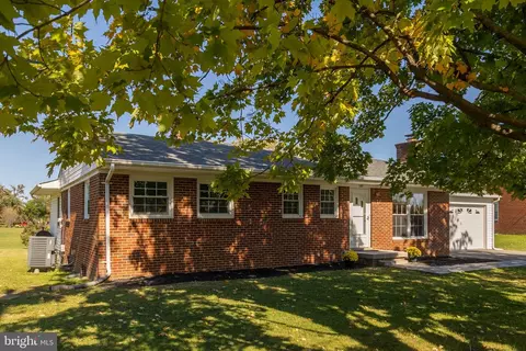 Exterior - 182 Front Dr, Winchester, VA 22602 photo 10 of 18