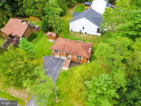 View/Area - 409 Sunset Cir, Cross Junction, VA 22625 photo 2 of 13