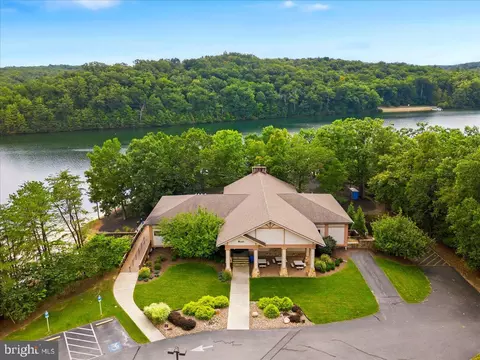 View/Area - 409 Sunset Cir, Cross Junction, VA 22625 photo 11 of 13