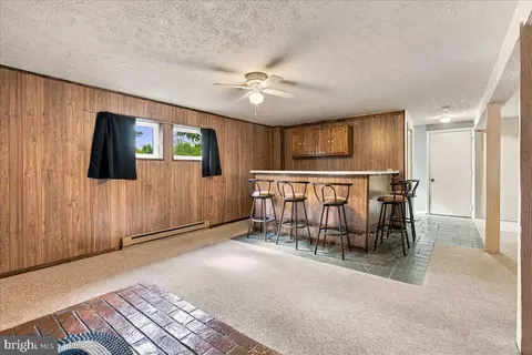 Living - 409 Sunset Cir, Cross Junction, VA 22625 photo 5 of 5
