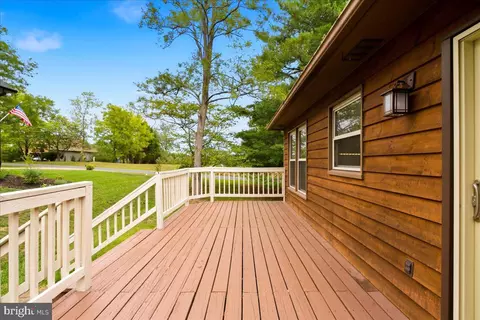 Exterior - 409 Sunset Cir, Cross Junction, VA 22625 photo 5 of 10