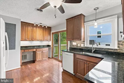 Kitchen - 409 Sunset Cir, Cross Junction, VA 22625 photo 1 of 7