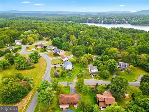 View/Area - 409 Sunset Cir, Cross Junction, VA 22625 photo 8 of 13