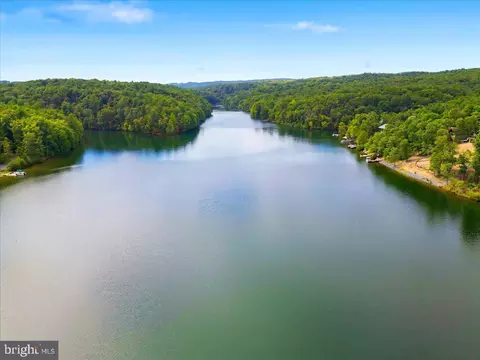 View/Area - 409 Sunset Cir, Cross Junction, VA 22625 photo 12 of 13