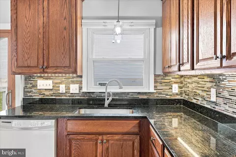 Kitchen - 409 Sunset Cir, Cross Junction, VA 22625 photo 7 of 7