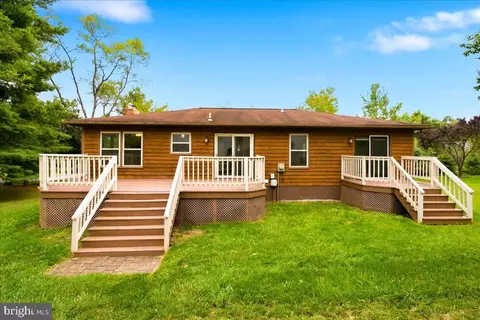 Exterior - 409 Sunset Cir, Cross Junction, VA 22625 photo 3 of 10