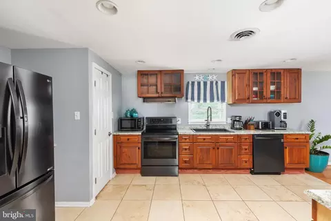 Kitchen - 187 Highview Rd, Stephenson, VA 22656 photo 2 of 2