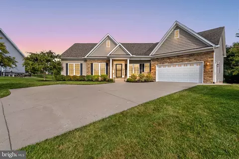 150 Abrams Pointe Blvd, Winchester, VA 22602