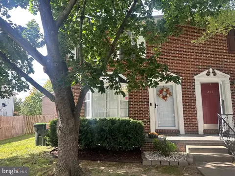 251 Waterford Ln, Winchester, VA 22602