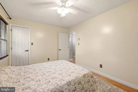 Bedroom - 324 Overlook Dr, Cross Junction, VA 22625 photo 4 of 6