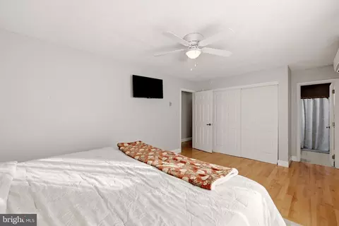Bedroom - 324 Overlook Dr, Cross Junction, VA 22625 photo 2 of 6