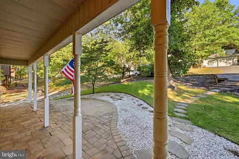 Exterior - 324 Overlook Dr, Cross Junction, VA 22625 photo 6 of 11