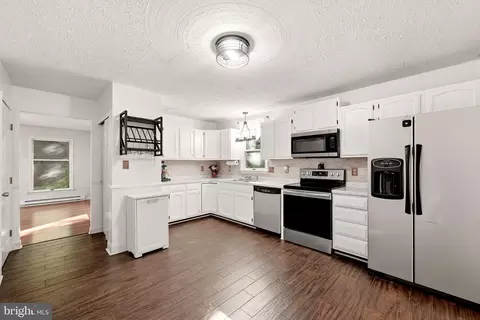 Kitchen - 324 Overlook Dr, Cross Junction, VA 22625 photo 1 of 5