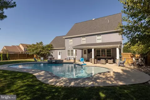 205 Crestleigh Dr, Winchester, VA 22602