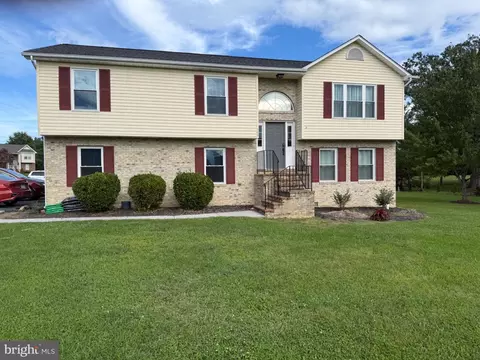 100 New Kent Ct, Stephens City, VA 22655