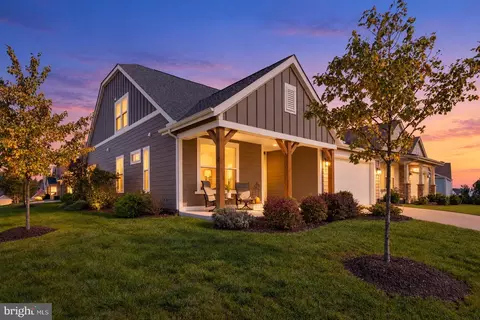 117 Nuthatch Dr, Lake Frederick, VA 22630
