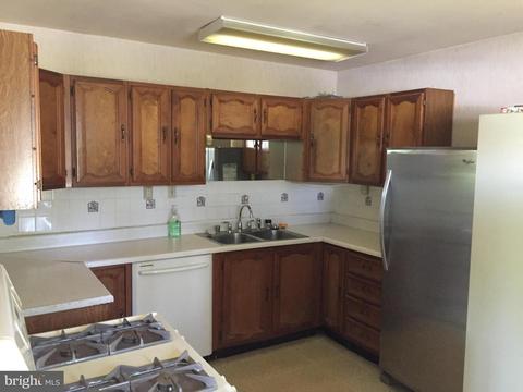 6613 Cimarron St, Springfield, VA 22150 photo 8