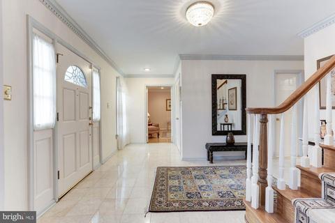 7900 Stirrup Cup Ln, Mclean, VA 22102 photo 3