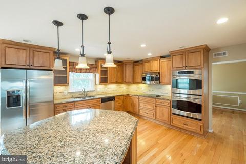 7819 Odell St, Springfield, VA 22153 photo 6