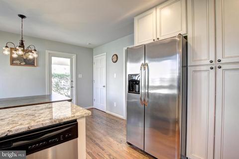 8900 Cromwell Dr, Springfield, VA 22151 photo 5