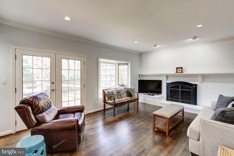 7913 Foxhound Rd, Mclean, VA 22102 photo 11