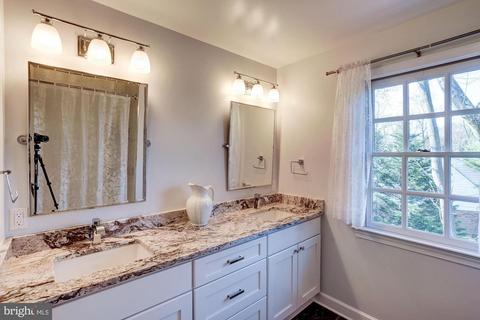7913 Foxhound Rd, Mclean, VA 22102 photo 24