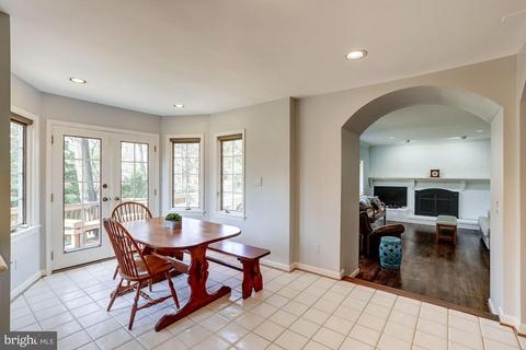 7913 Foxhound Rd, Mclean, VA 22102 photo 10