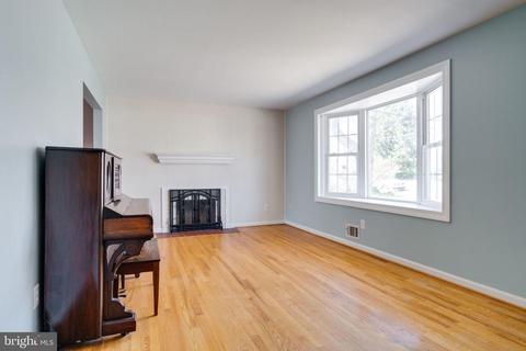 8805 Cromwell Dr, Springfield, VA 22151 photo 6