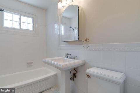 8805 Cromwell Dr, Springfield, VA 22151 photo 15