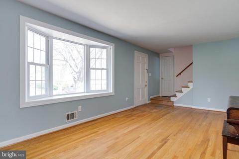 8805 Cromwell Dr, Springfield, VA 22151 photo 4