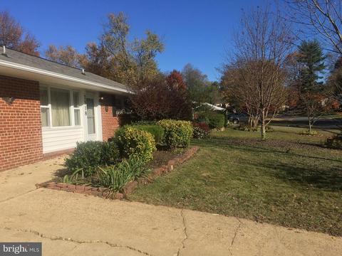 7518 Hogarth St, Springfield, VA 22151 photo 4