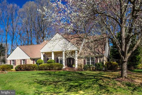 905 Ridge Dr, Mclean, VA 22101 photo 2