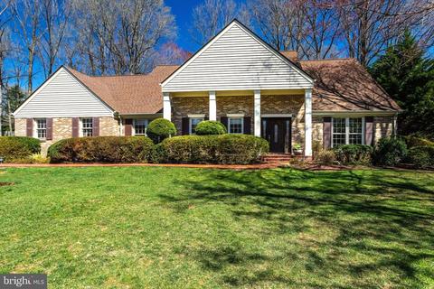 905 Ridge Dr, Mclean, VA 22101 photo 1