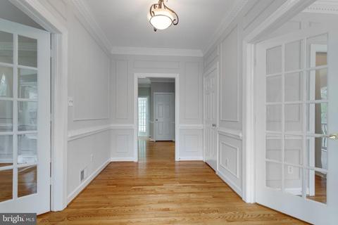 8002 Old Falls Rd, Mclean, VA 22102 photo 9