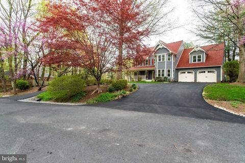 8002 Old Falls Rd, Mclean, VA 22102 photo 3