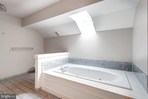 8002 Old Falls Rd, Mclean, VA 22102 photo 48