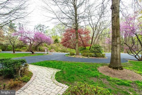 8002 Old Falls Rd, Mclean, VA 22102 photo 6