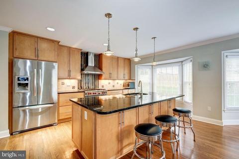 7445 Shepherd Ridge Ct, Springfield, VA 22153 photo 4
